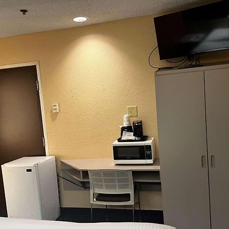 Microtel Inn & Suites By Wyndham Houston/Webster/Nasa/Clearlake Nassau Bay Екстериор снимка