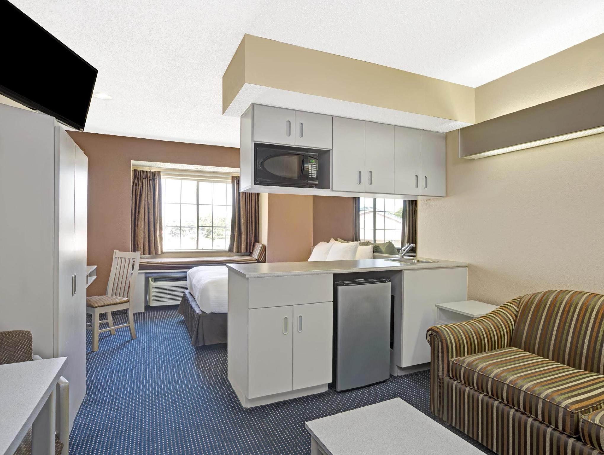 Microtel Inn & Suites By Wyndham Houston/Webster/Nasa/Clearlake Nassau Bay Екстериор снимка