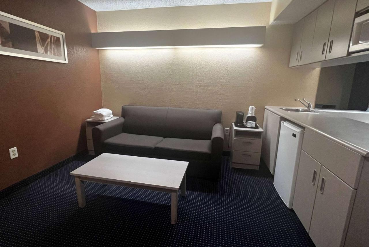 Microtel Inn & Suites By Wyndham Houston/Webster/Nasa/Clearlake Nassau Bay Екстериор снимка
