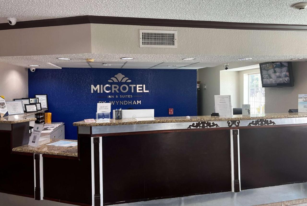 Microtel Inn & Suites By Wyndham Houston/Webster/Nasa/Clearlake Nassau Bay Екстериор снимка
