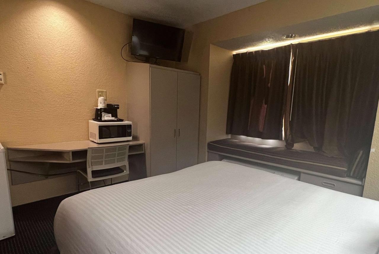 Microtel Inn & Suites By Wyndham Houston/Webster/Nasa/Clearlake Nassau Bay Екстериор снимка